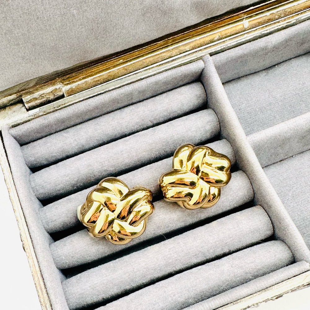 Vintage Ciner Clip Earrings